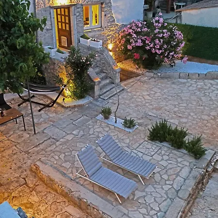 My Casa Vento - Spacious House With Garden, Bbq And Parking * Poreč