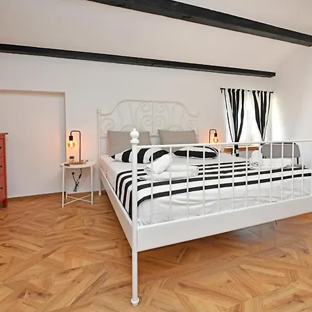 Feriehus My Casa Vento - Spacious House With Garden, Bbq And Parking Poreč