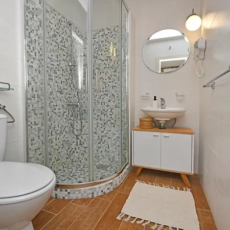 My Casa Vento - Spacious House With Garden, Bbq And Parking * Poreč