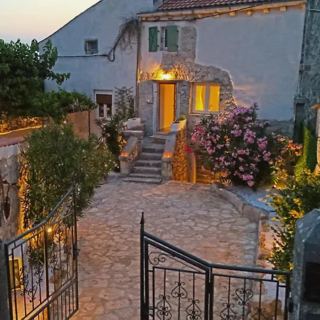 My Casa Vento - Spacious House With Garden, Bbq And Parking Ferienhaus Poreč